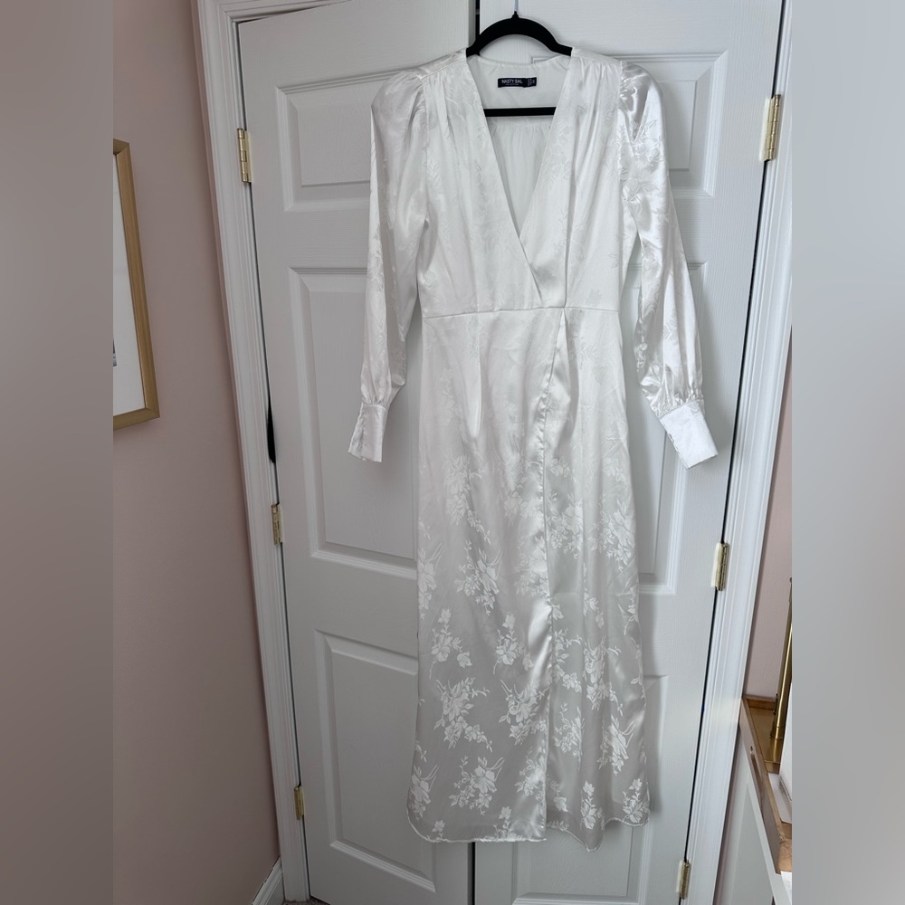 NASTY GAL WHITE JACQUARD DRESS